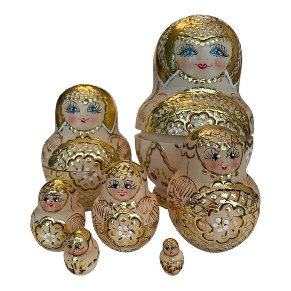 444 - CHRISTMAS STACKING DOLL SET
